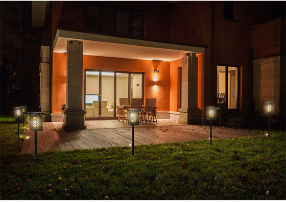 FCC ทันสมัย ​​​​95lm / w ABS ไฟ LED พลังงานแสงอาทิตย์แนวนอน Solar Flicker Stake Light