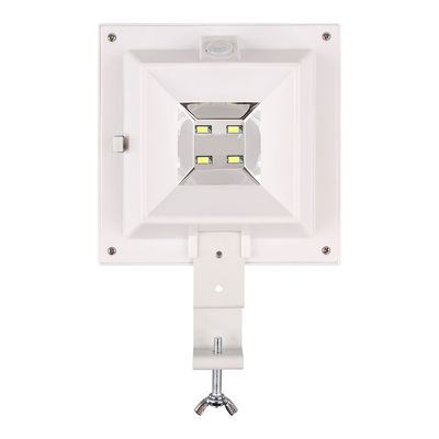 Super Bright 6000K 4Pcs นำไฟติดผนังรั้วพลังงานแสงอาทิตย์พร้อม Motion Sensor